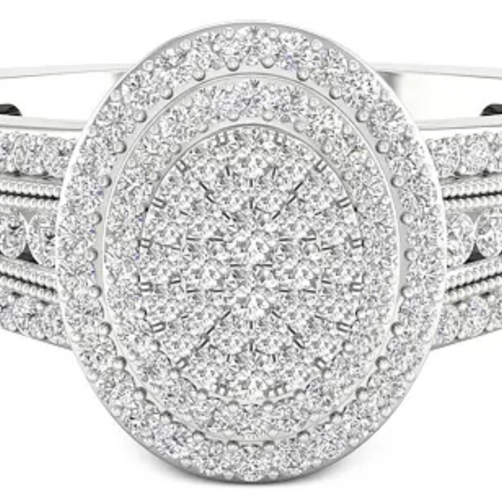 Diamond Oval Ring (1/2 ct. t.w.) in Sterling Silver. Size 6.
160. SH. 4.99.